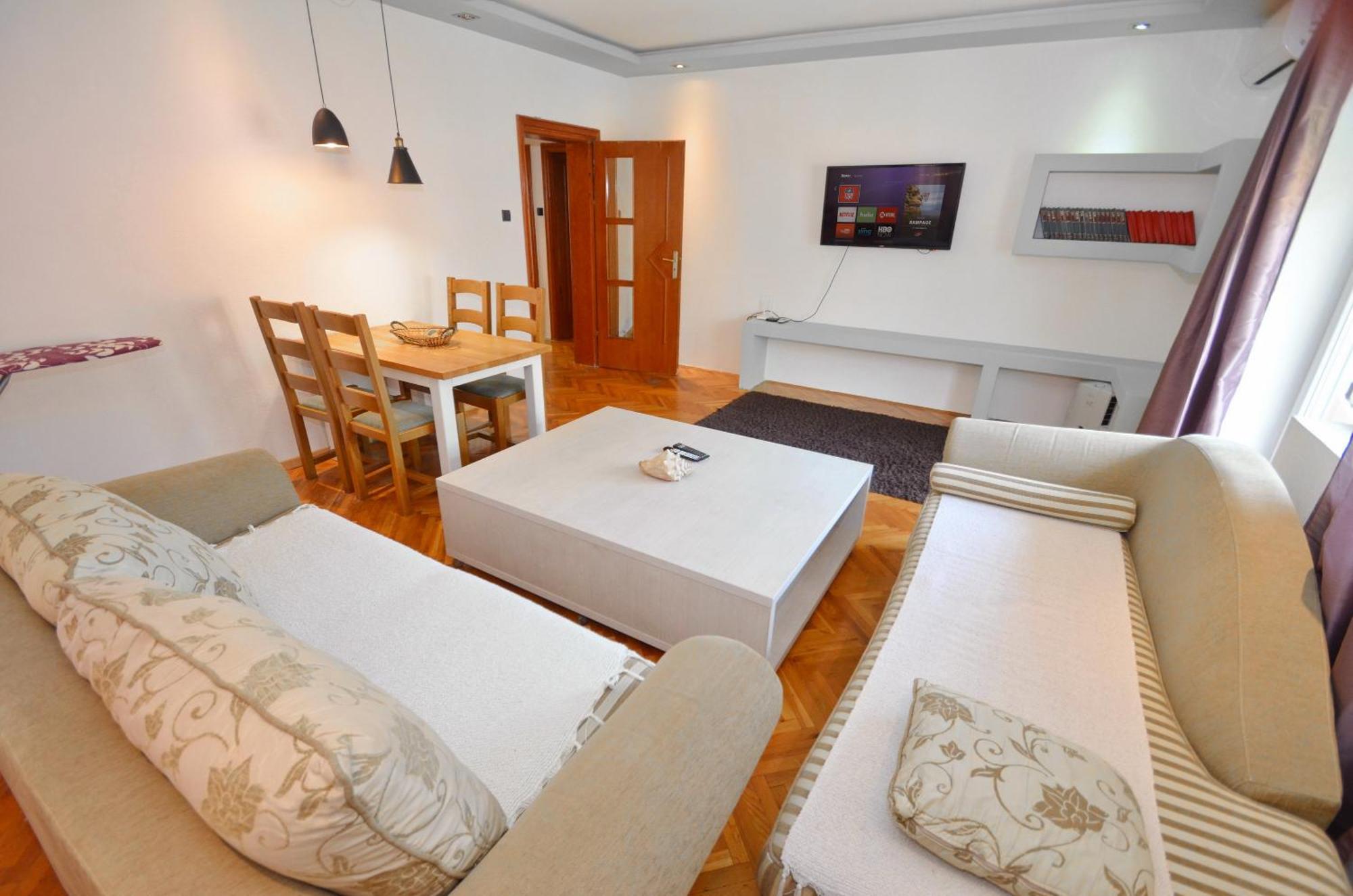 Bugi Apartamento Kotor Quarto foto