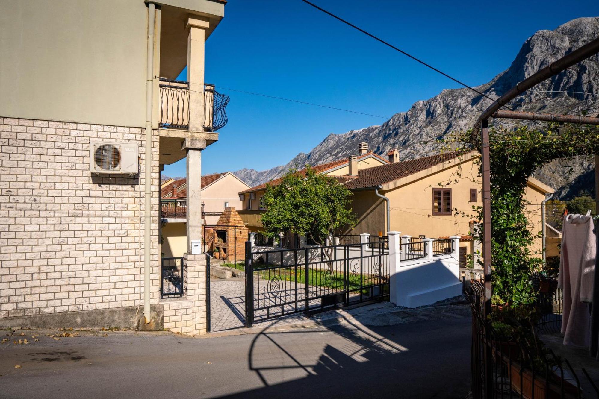 Bugi Apartamento Kotor Exterior foto